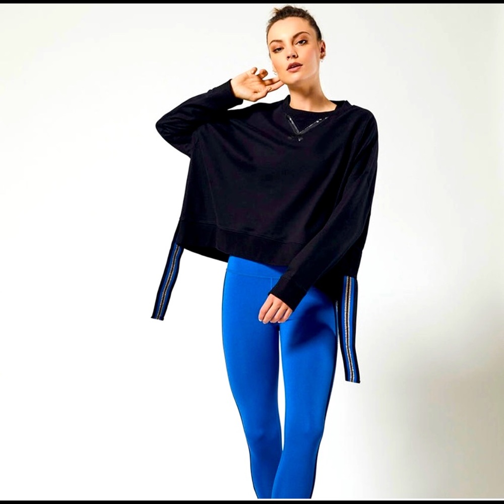 Nylora black pullover with blue ribbon